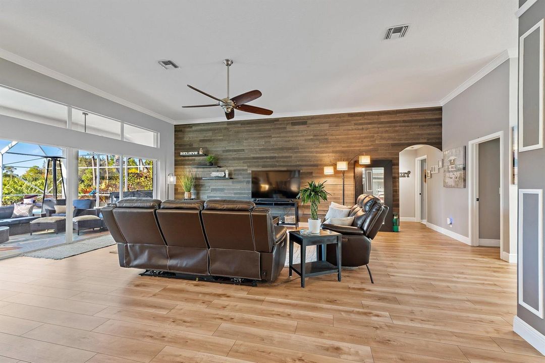 038-8888SWFishermansWharfDr-Stuart-SMALL