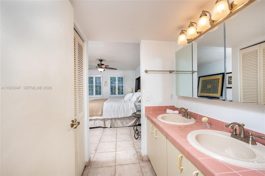 Vendido Recientemente: $485,000 (2 camas, 2 baños, 1030 Pies cuadrados)