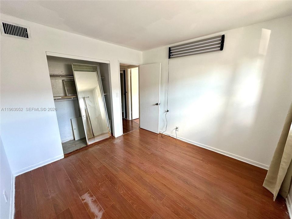For Sale: $95,000 (2 beds, 1 baths, 815 Square Feet)