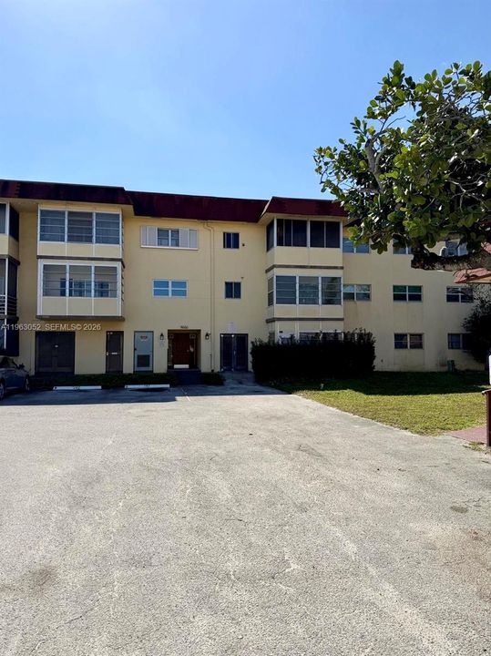 For Sale: $95,000 (2 beds, 1 baths, 815 Square Feet)