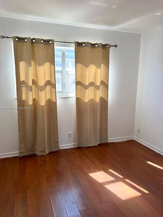 For Sale: $95,000 (2 beds, 1 baths, 815 Square Feet)