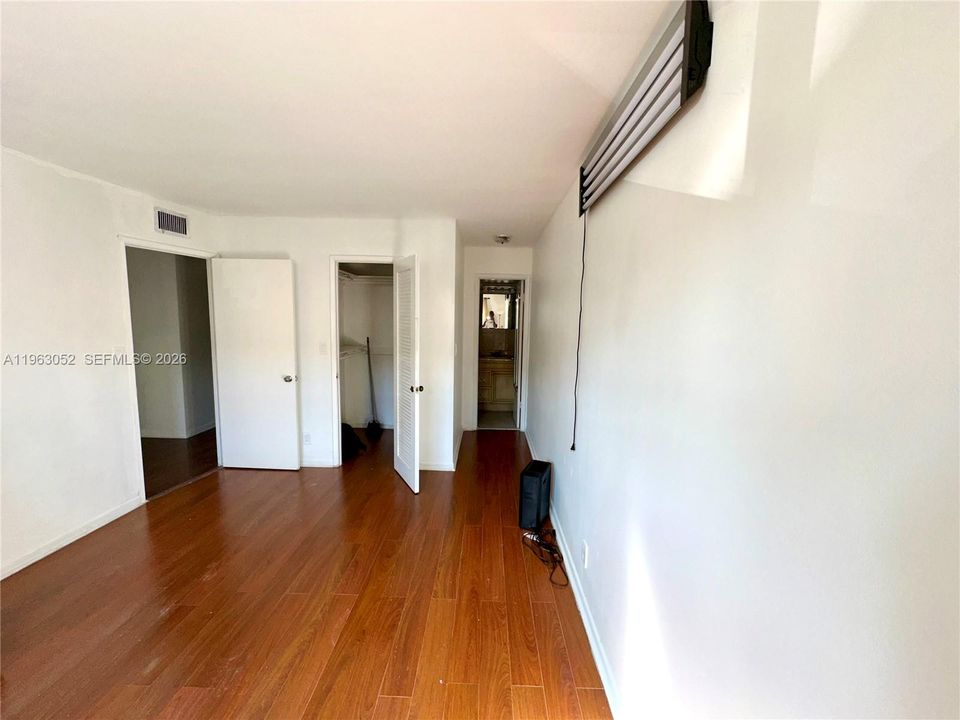 For Sale: $95,000 (2 beds, 1 baths, 815 Square Feet)