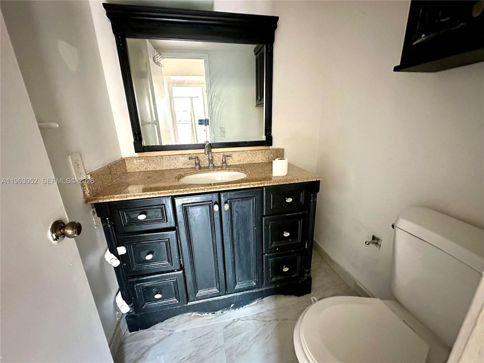 For Sale: $95,000 (2 beds, 1 baths, 815 Square Feet)