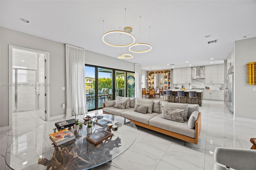 En Venta: $2,390,000 (5 camas, 7 baños, 4484 Pies cuadrados)
