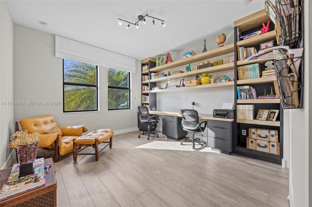 En Venta: $2,390,000 (5 camas, 7 baños, 4484 Pies cuadrados)