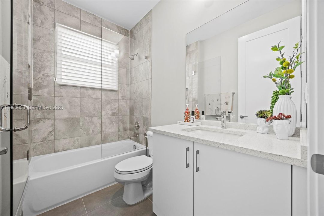 En Venta: $2,390,000 (5 camas, 7 baños, 4484 Pies cuadrados)