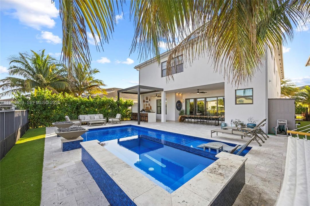 En Venta: $2,390,000 (5 camas, 7 baños, 4484 Pies cuadrados)