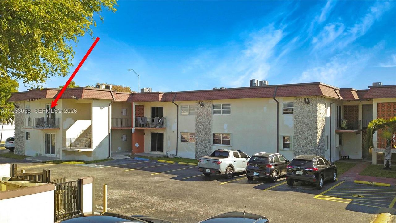 For Sale: $239,900 (2 beds, 1 baths, 910 Square Feet)