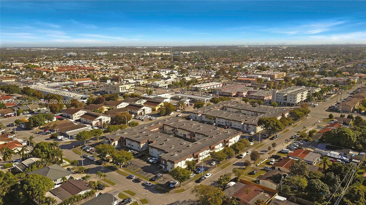 For Sale: $239,900 (2 beds, 1 baths, 910 Square Feet)