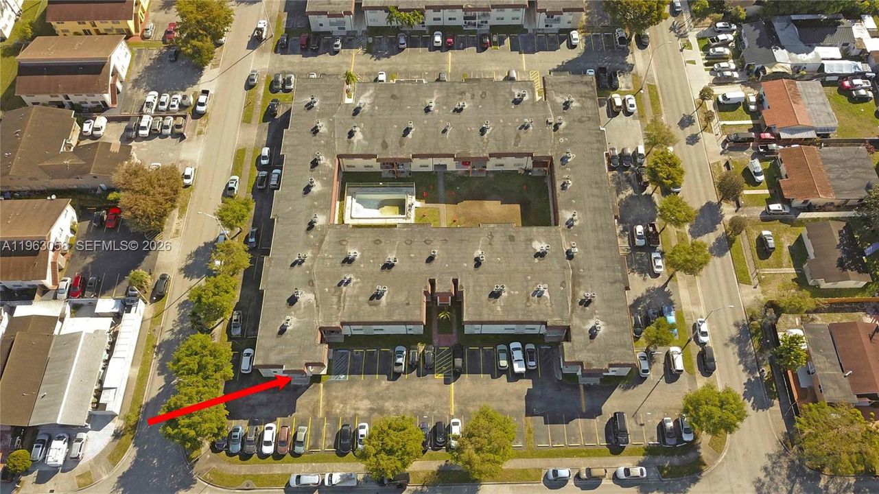 For Sale: $239,900 (2 beds, 1 baths, 910 Square Feet)