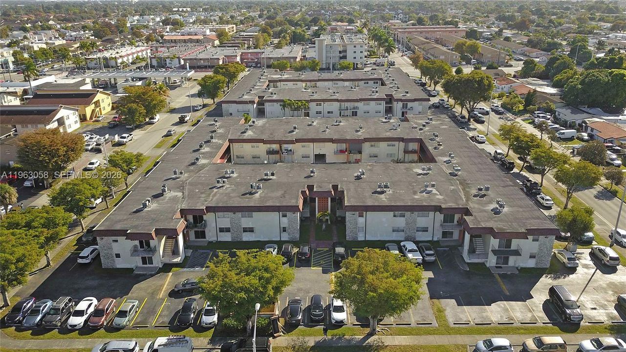 For Sale: $239,900 (2 beds, 1 baths, 910 Square Feet)