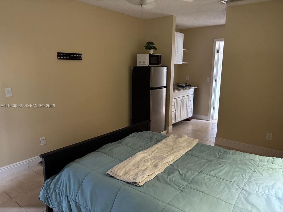 出租: $1,550 (1 贝兹, 1 浴室, 455 平方英尺)