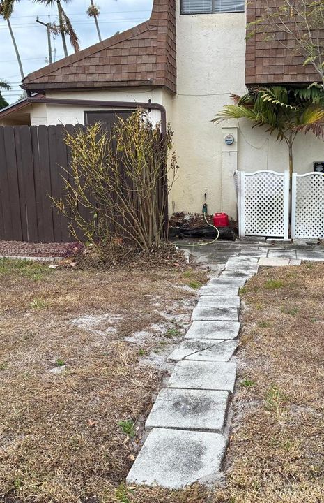 出租: $1,550 (1 贝兹, 1 浴室, 455 平方英尺)