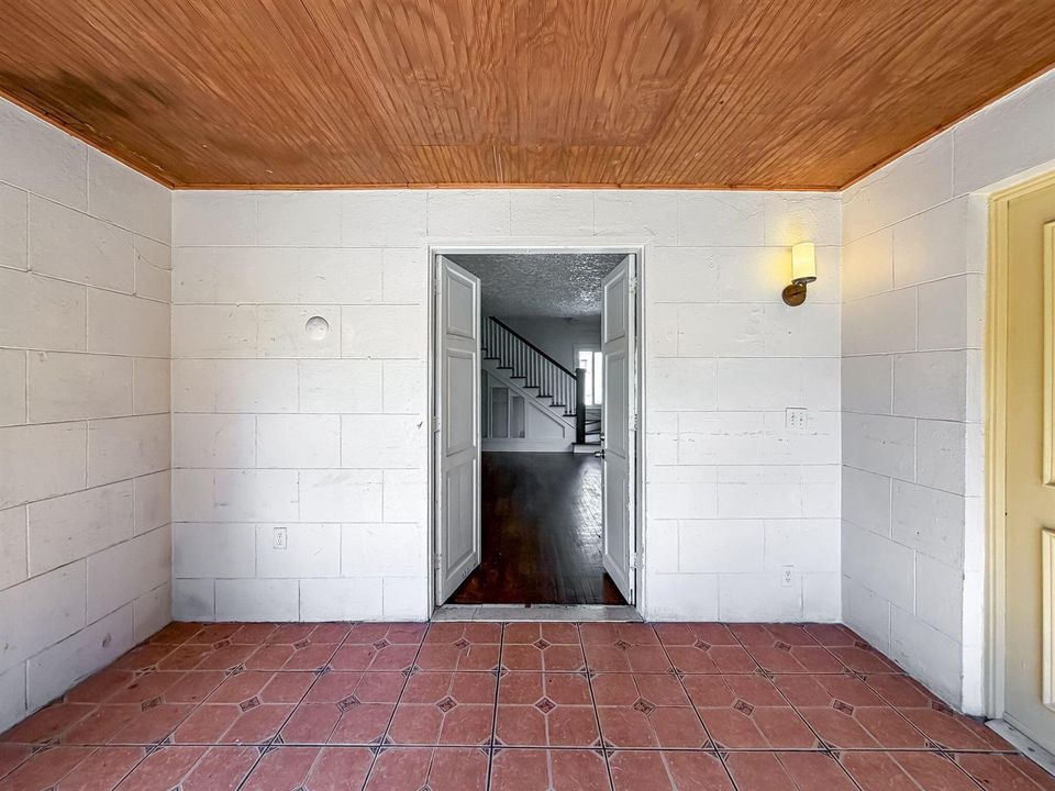 ENTRANCE