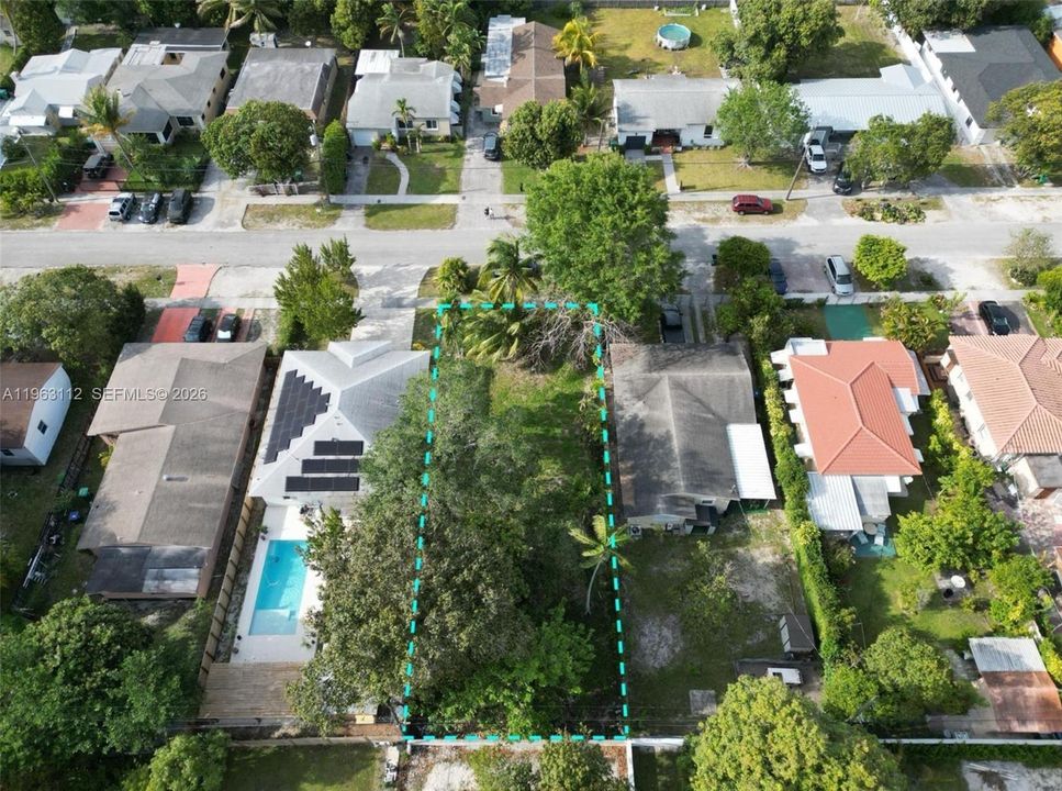 На продажу: $485,000 (0.16 acres)