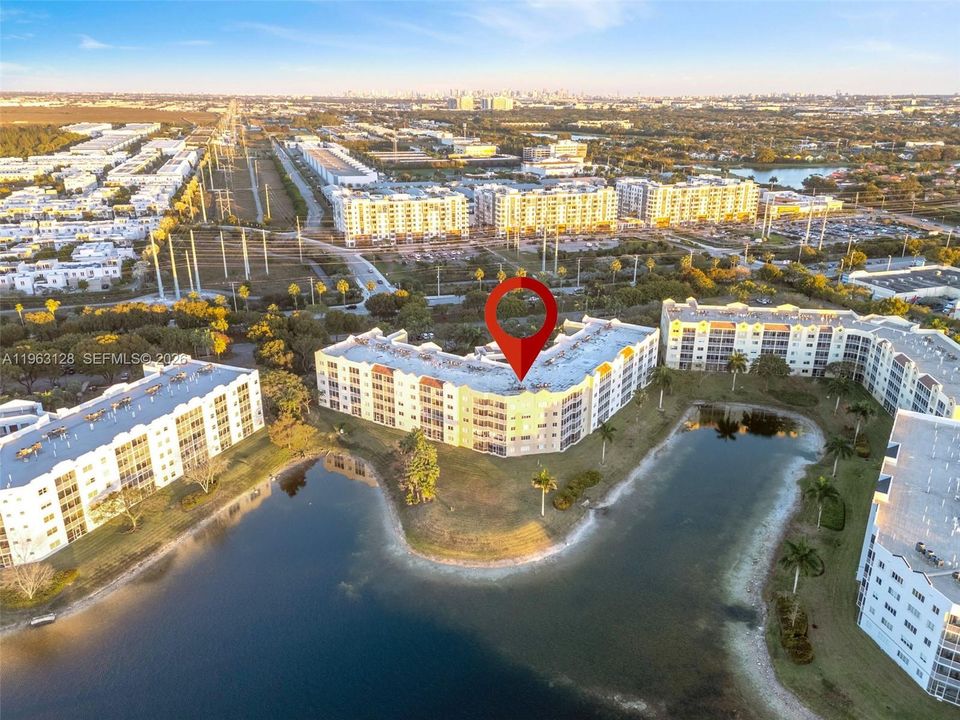 Недавно продано: $529,000 (3 спален, 2 ванн, 1710 Квадратных фут)