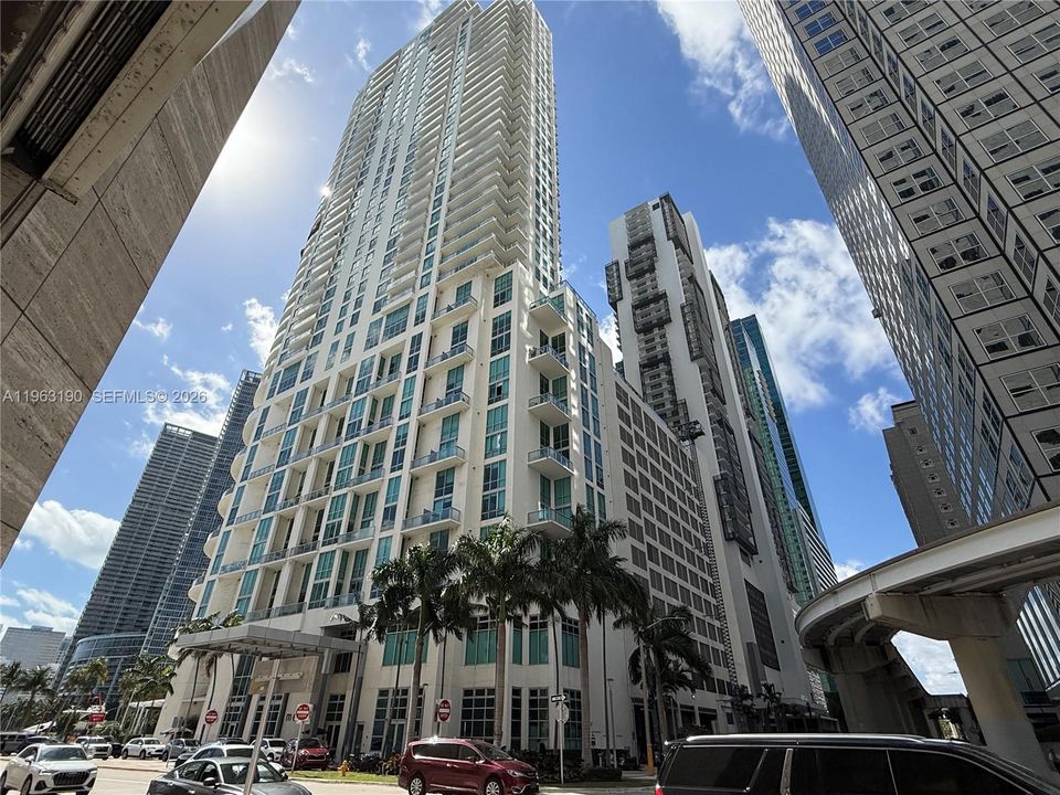 待售: $399,999 (1 贝兹, 1 浴室, 733 平方英尺)