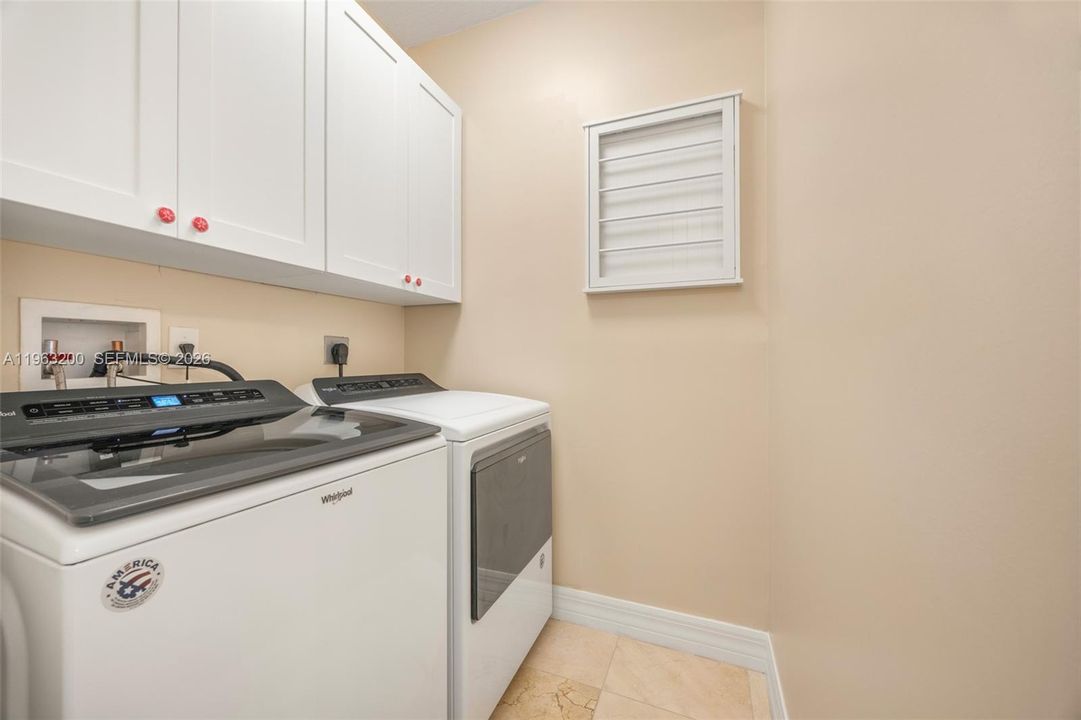 На продажу: $1,195,000 (3 спален, 3 ванн, 2502 Квадратных фут)