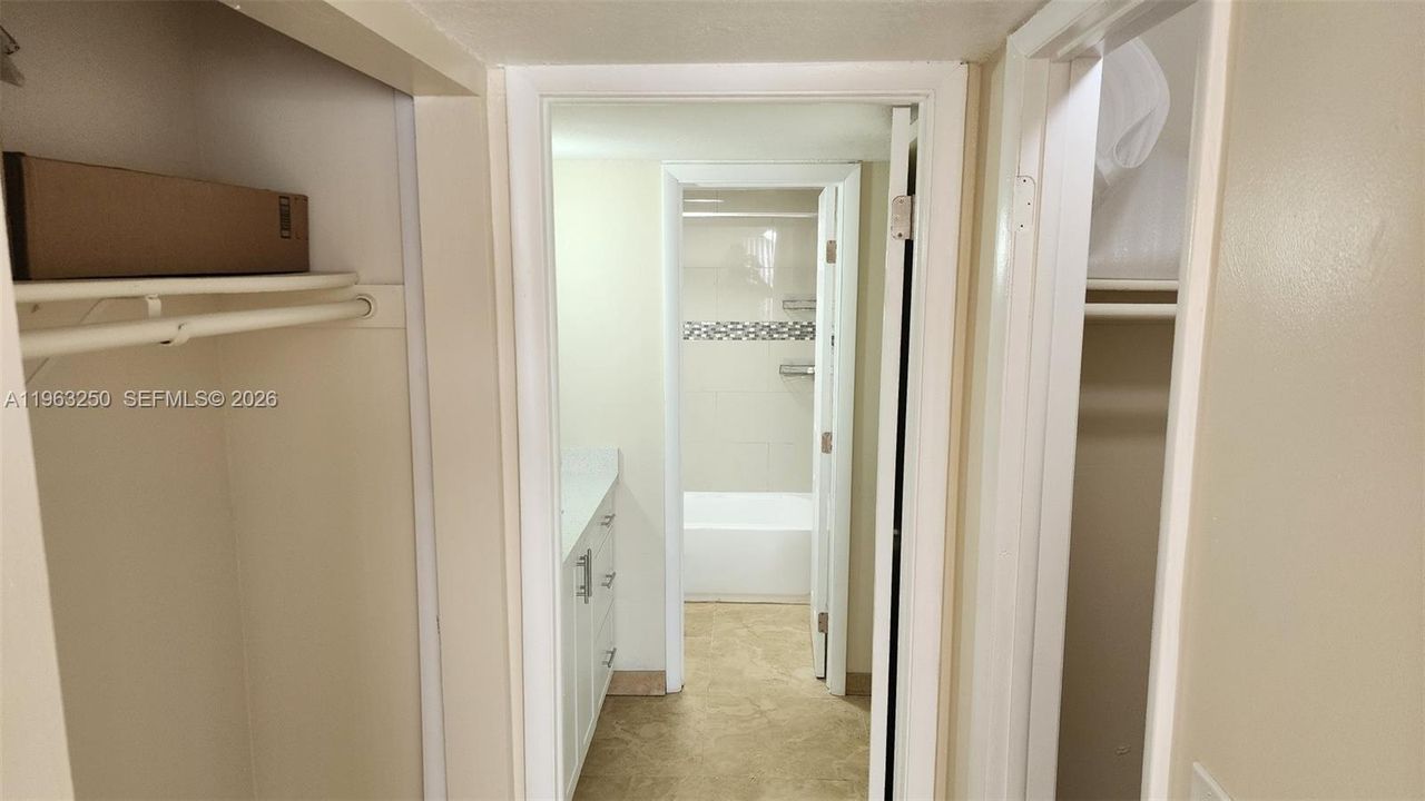 Recently Sold: $259,000 (1 beds, 1 baths, 730 Square Feet)
