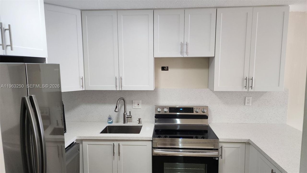 Recently Sold: $259,000 (1 beds, 1 baths, 730 Square Feet)