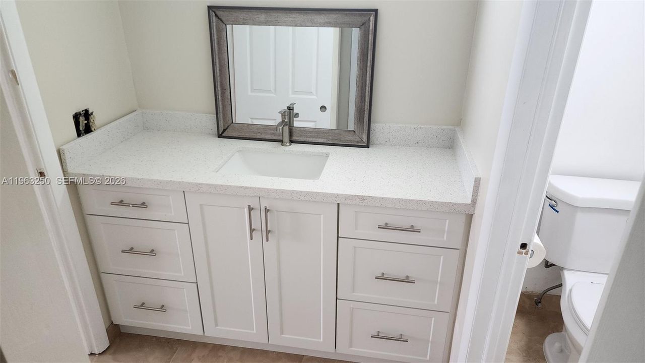 Recently Sold: $259,000 (1 beds, 1 baths, 730 Square Feet)