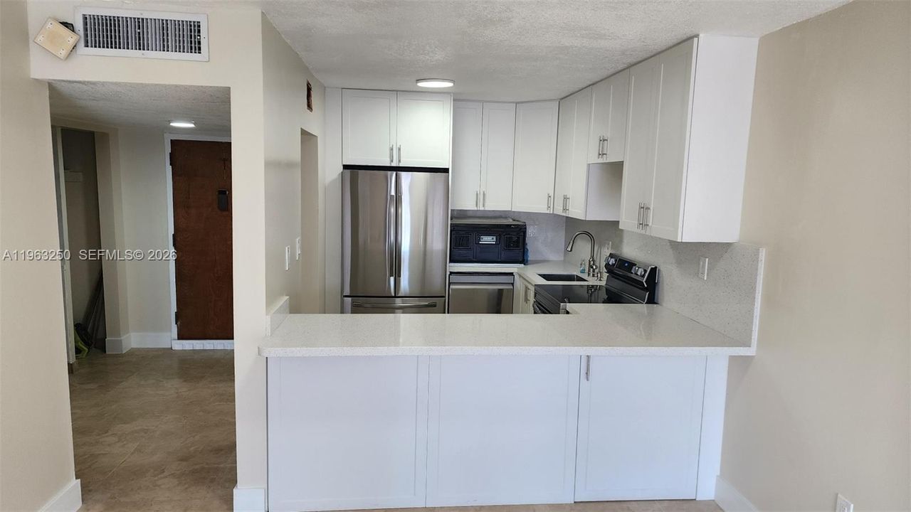 Recently Sold: $259,000 (1 beds, 1 baths, 730 Square Feet)