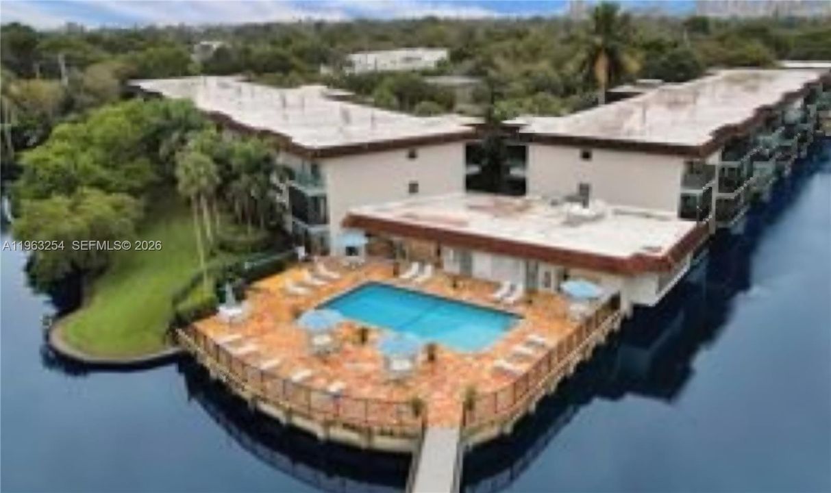 Recently Rented: $2,250 (2 beds, 2 baths, 975 Square Feet)
