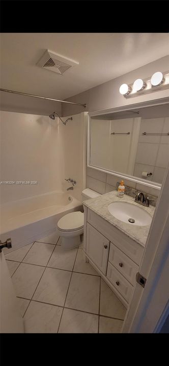 Recently Rented: $2,250 (2 beds, 2 baths, 975 Square Feet)
