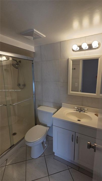 Recently Rented: $2,250 (2 beds, 2 baths, 975 Square Feet)