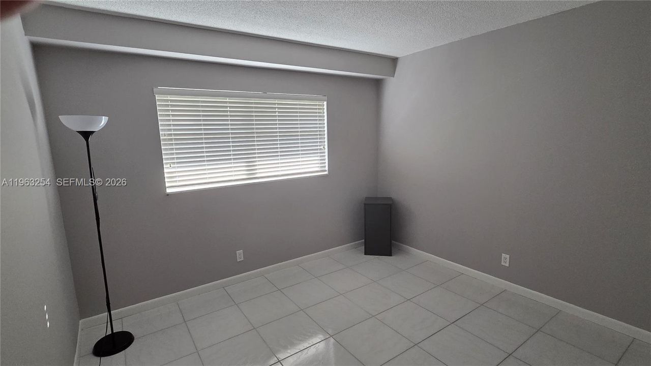 Recently Rented: $2,250 (2 beds, 2 baths, 975 Square Feet)