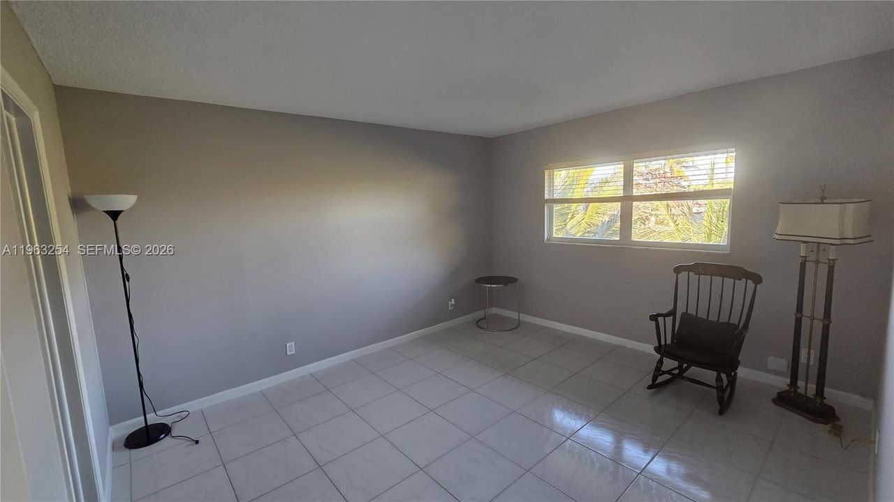 Recently Rented: $2,250 (2 beds, 2 baths, 975 Square Feet)