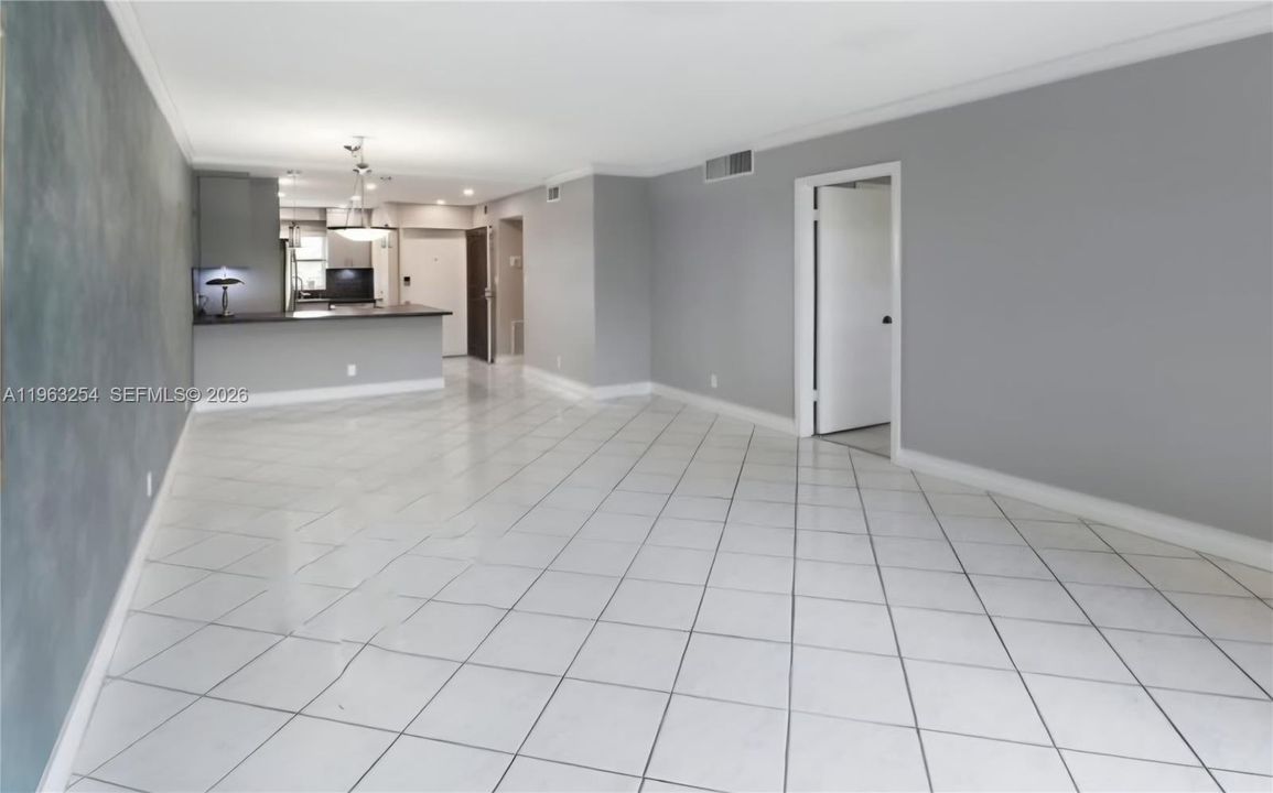 Recently Rented: $2,250 (2 beds, 2 baths, 975 Square Feet)