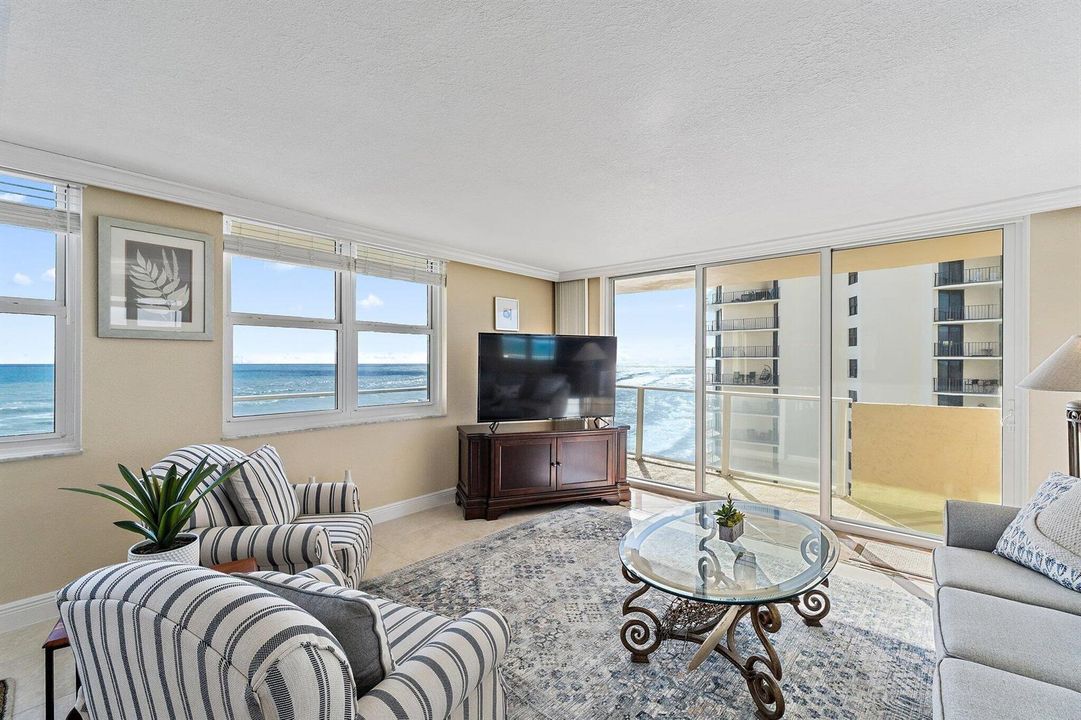 055-5440NOceanDr-907-NorthPalmBeach-SMAL