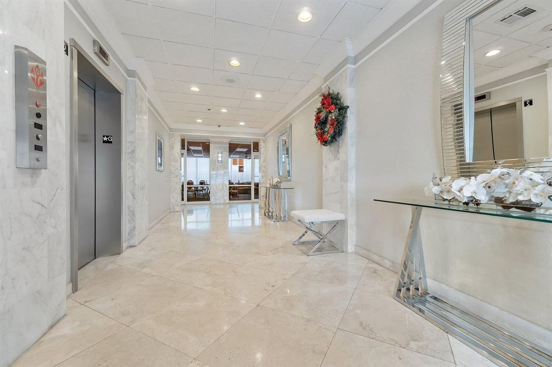 030-5440NOceanDr-907-NorthPalmBeach-SMAL