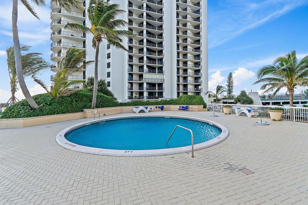 5440 N Ocean 907_Pool Deck 2