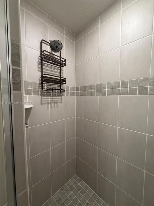 Recently Rented: $2,100 (3 beds, 2 baths, 0 Square Feet)