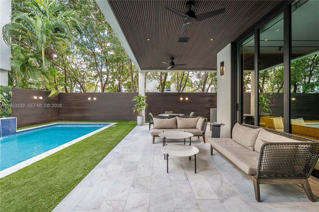 En Venta: $4,275,000 (5 camas, 5 baños, 4067 Pies cuadrados)