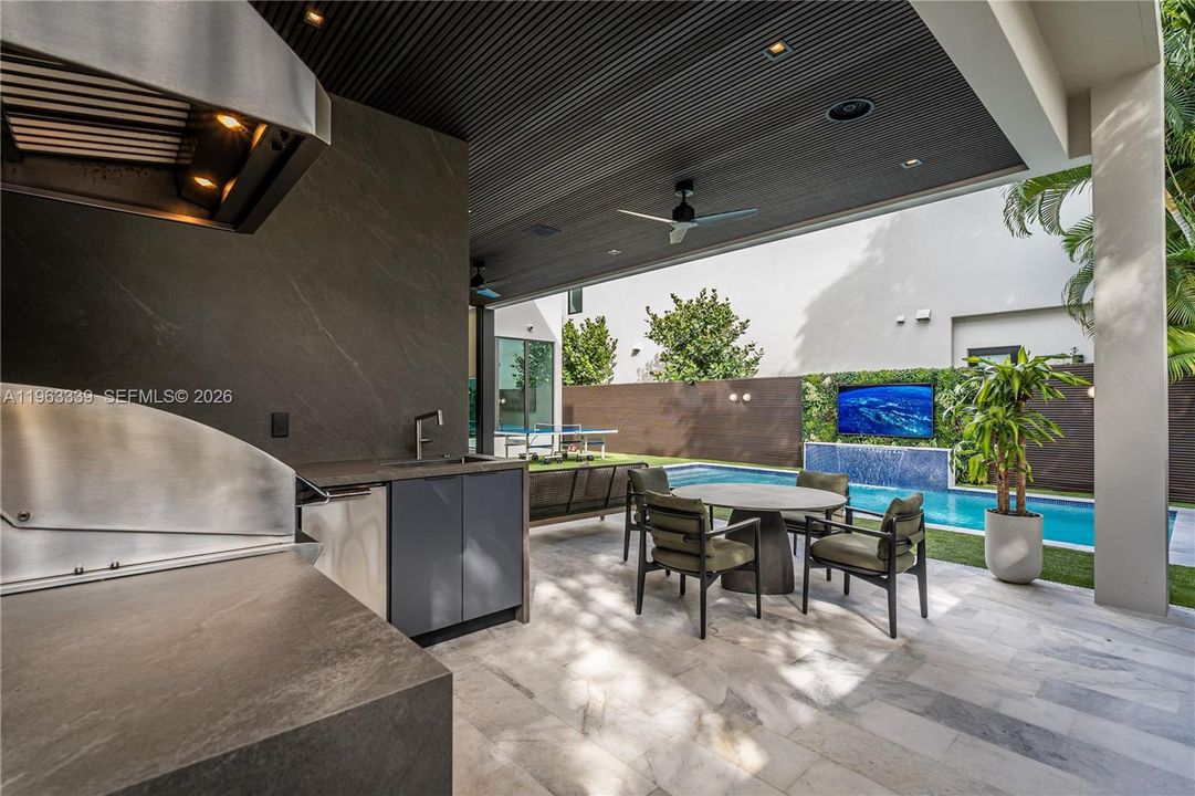 En Venta: $4,275,000 (5 camas, 5 baños, 4067 Pies cuadrados)