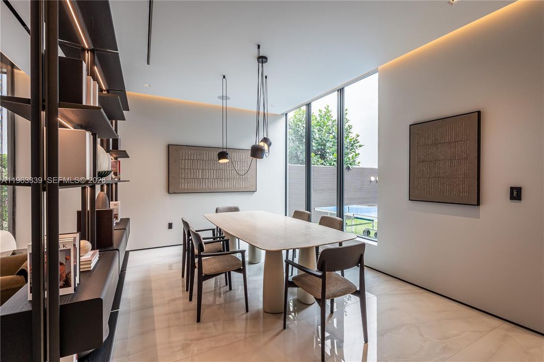 En Venta: $4,275,000 (5 camas, 5 baños, 4067 Pies cuadrados)