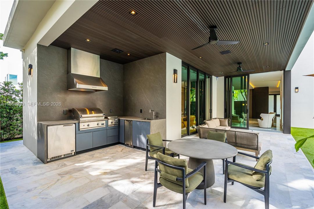 En Venta: $4,275,000 (5 camas, 5 baños, 4067 Pies cuadrados)