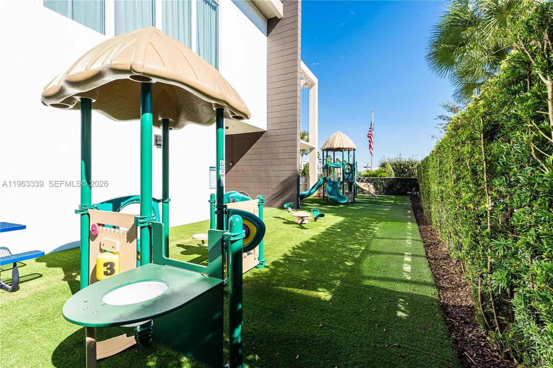En Venta: $4,275,000 (5 camas, 5 baños, 4067 Pies cuadrados)