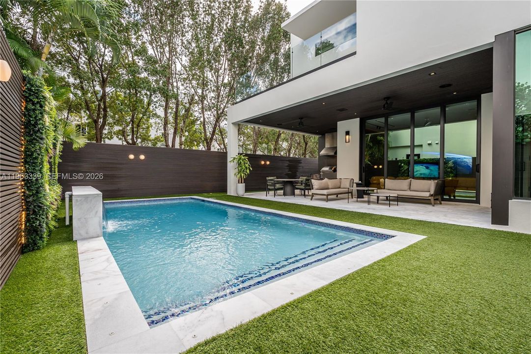 En Venta: $4,275,000 (5 camas, 5 baños, 4067 Pies cuadrados)