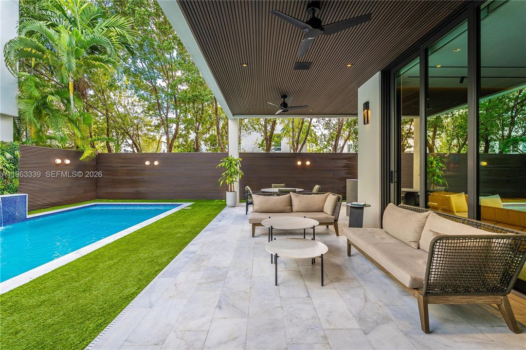 En Venta: $4,275,000 (5 camas, 5 baños, 4067 Pies cuadrados)