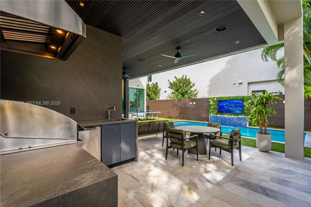 En Venta: $4,275,000 (5 camas, 5 baños, 4067 Pies cuadrados)
