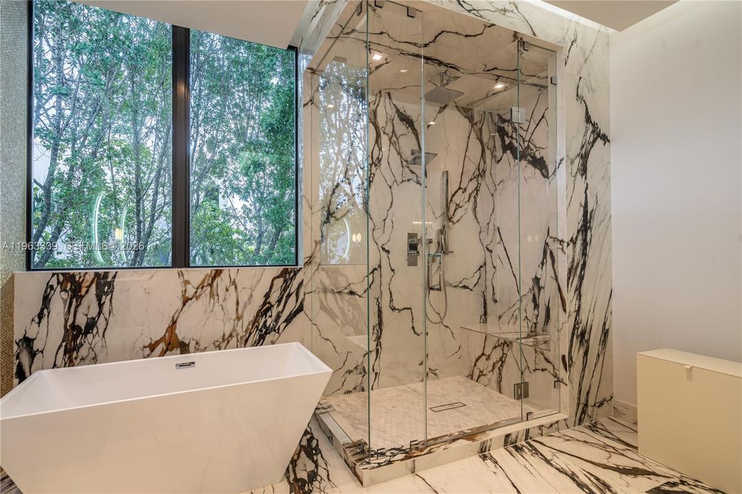 En Venta: $4,275,000 (5 camas, 5 baños, 4067 Pies cuadrados)