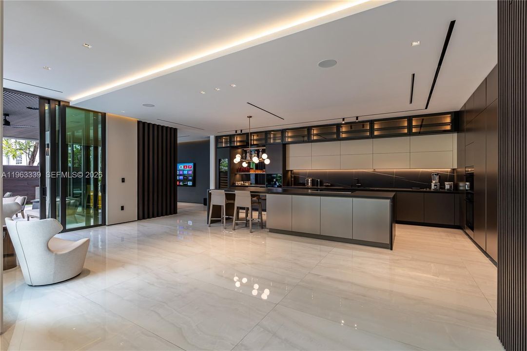 En Venta: $4,275,000 (5 camas, 5 baños, 4067 Pies cuadrados)