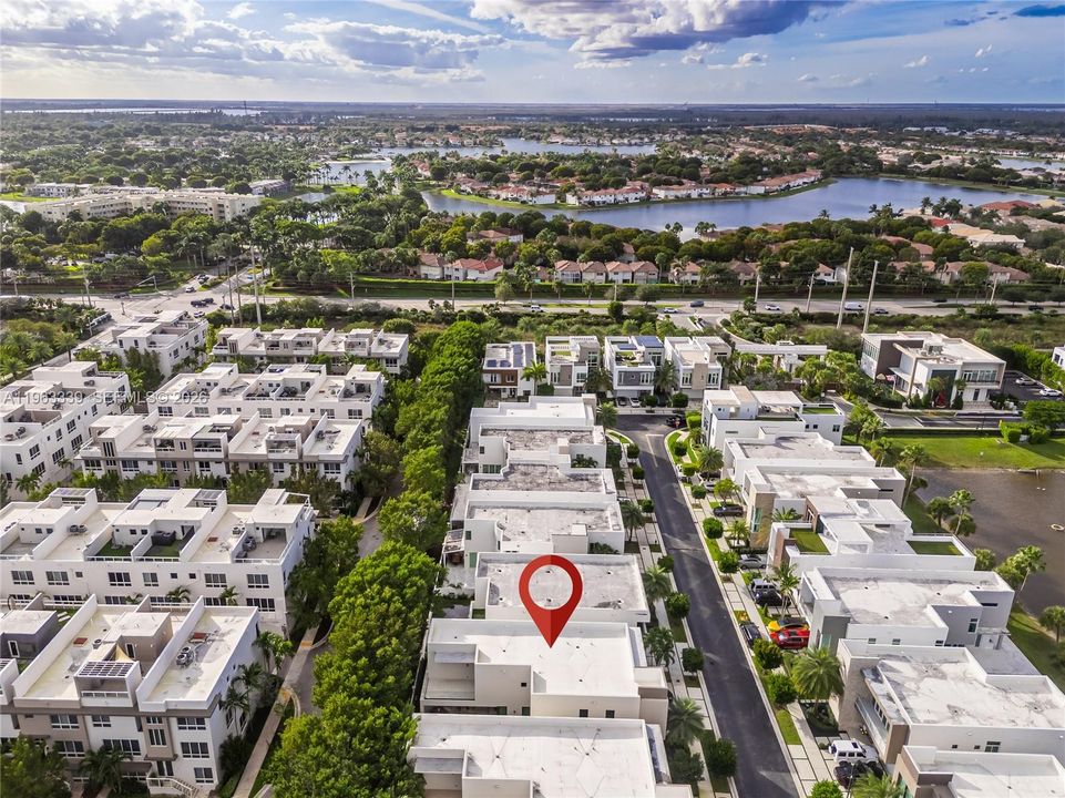 En Venta: $4,275,000 (5 camas, 5 baños, 4067 Pies cuadrados)