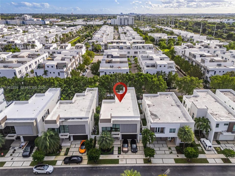 En Venta: $4,275,000 (5 camas, 5 baños, 4067 Pies cuadrados)