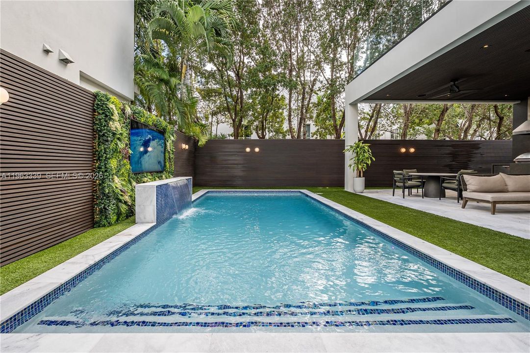 En Venta: $4,275,000 (5 camas, 5 baños, 4067 Pies cuadrados)