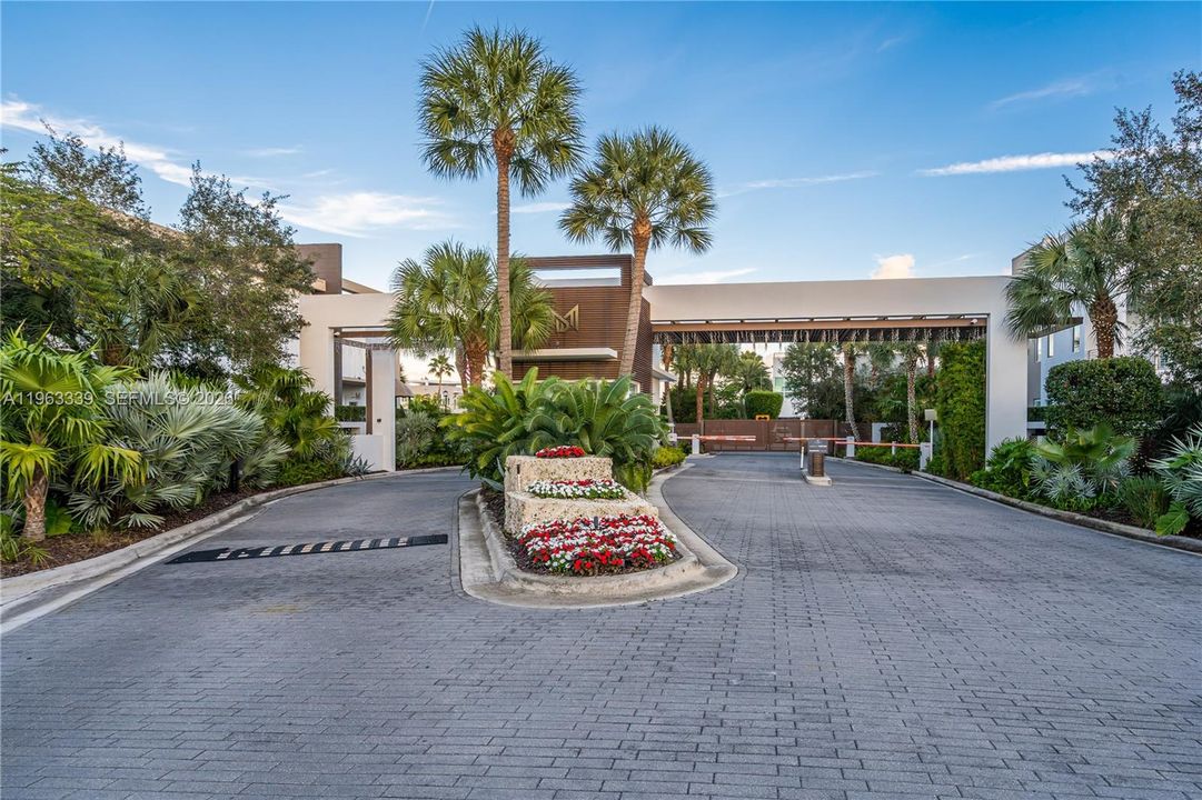 En Venta: $4,275,000 (5 camas, 5 baños, 4067 Pies cuadrados)